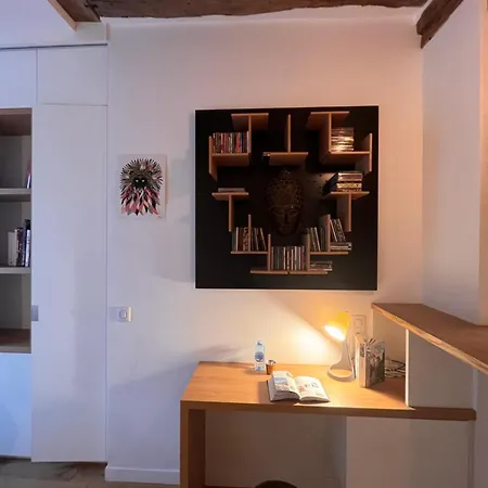 A Saint-paul En Plein Coeur Du Marais 4 Pers Apartment