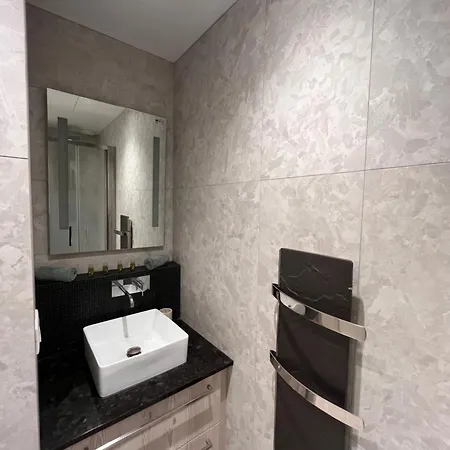Apartment A Saint-paul En Plein Coeur Du Marais 4 Pers Paris