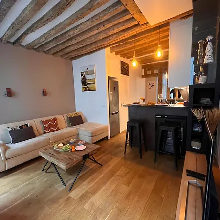 A Saint-paul En Plein Coeur Du Marais 4 Pers Apartment Paris