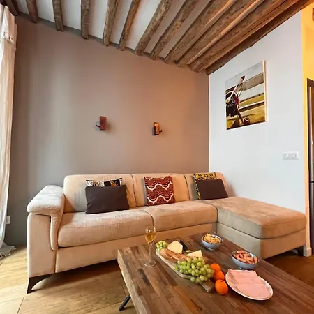 A Saint-paul En Plein Coeur Du Marais 4 Pers Apartment