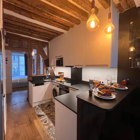 Apartment A Saint-paul En Plein Coeur Du Marais 4 Pers Paris